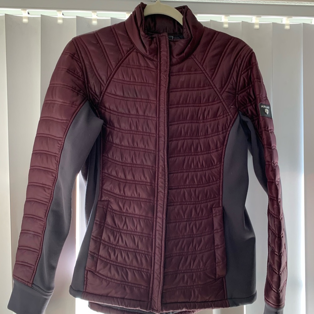 Super comfy warm Ariat maroon women’s jacket